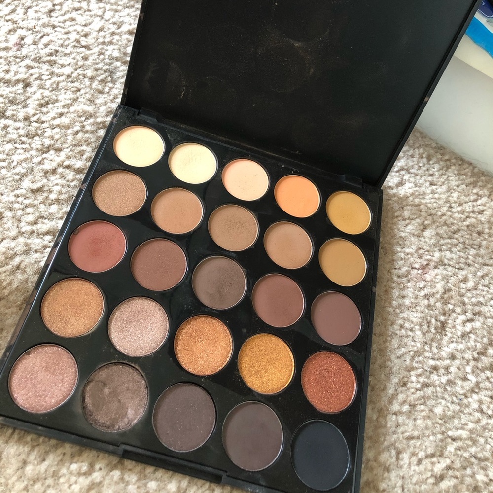 Morphe eyeshadow palette